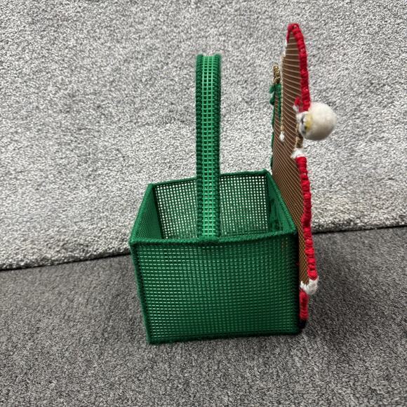 Vintage Handmade Plastic Canvas Christmas Bear Tree Basket Needlepoint Holiday - Picture 4 of 10